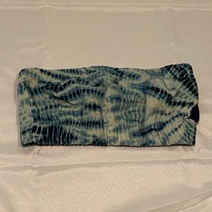 Tie-dye crop top🔵⚪️